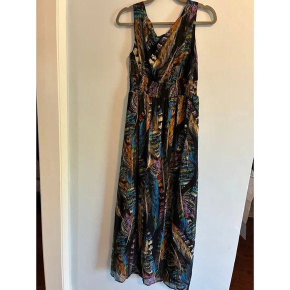 0189 NWT Size Medium Boho Maxi Dress in Bright Summer Colors. - Picture 4 of 13